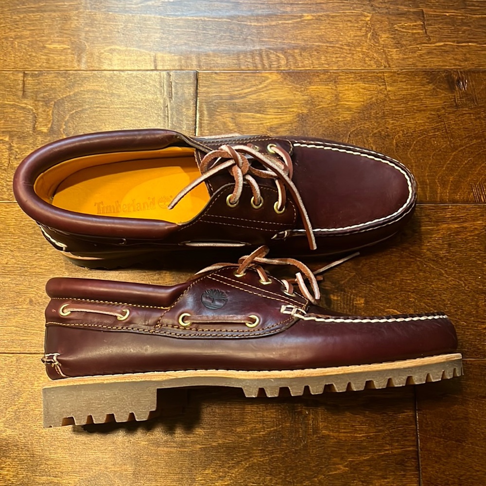 Timberland MEN'S 3-EYE LUG HANDSEWNS in burgundy